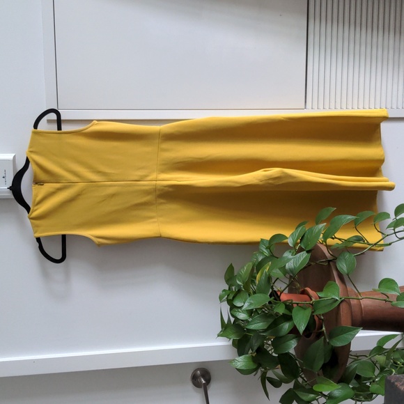 Cropped yellow jumpsuit - Picture 3 of 3